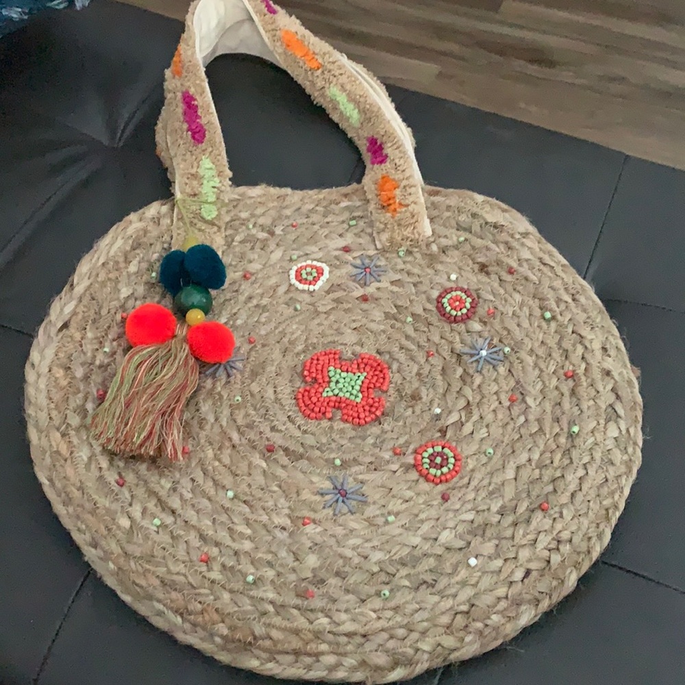 Straw summer handbag